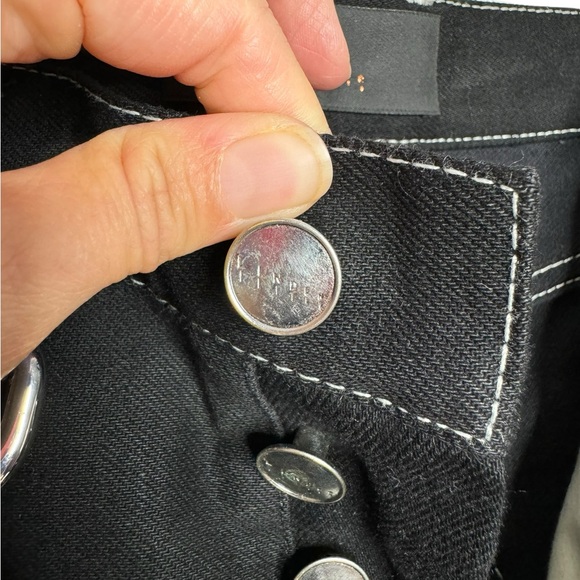 Linder NYC | Denim Dakota Shorts in Black W28 - Picture 7 of 11